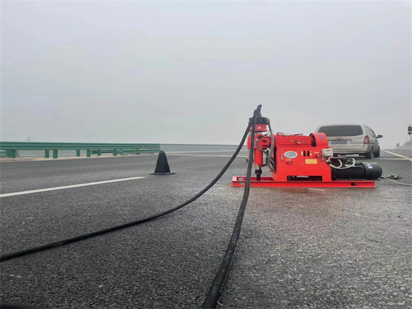 绥棱马路路基路面开裂下沉注浆加固灌浆