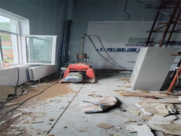 绥棱地基基础下沉墙体裂缝加固注浆顶升施工